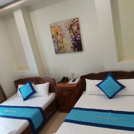 Nhat Tan Hotel Куїнон Екстер'єр фото