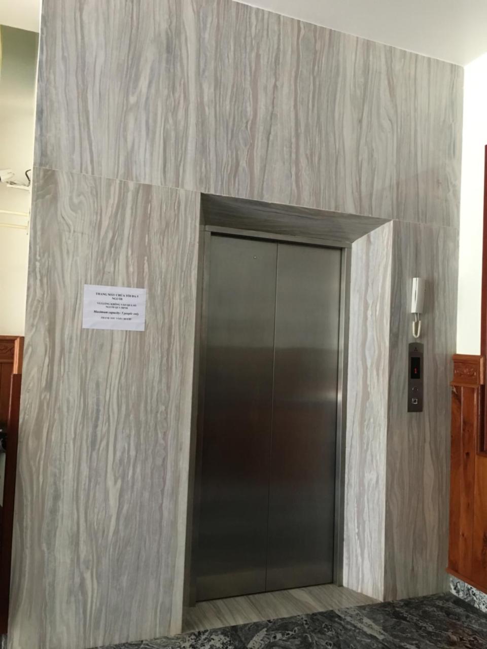 Nhat Tan Hotel Куїнон Екстер'єр фото