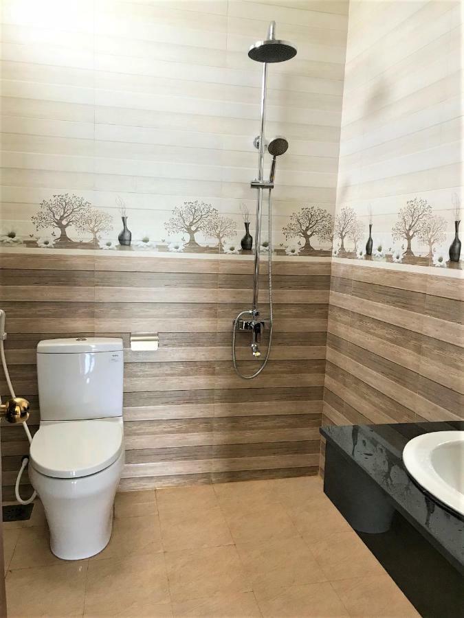 Nhat Tan Hotel Куїнон Екстер'єр фото