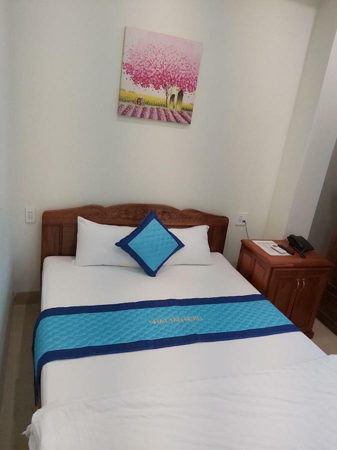 Nhat Tan Hotel Куїнон Екстер'єр фото