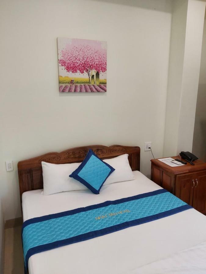Nhat Tan Hotel Куїнон Екстер'єр фото