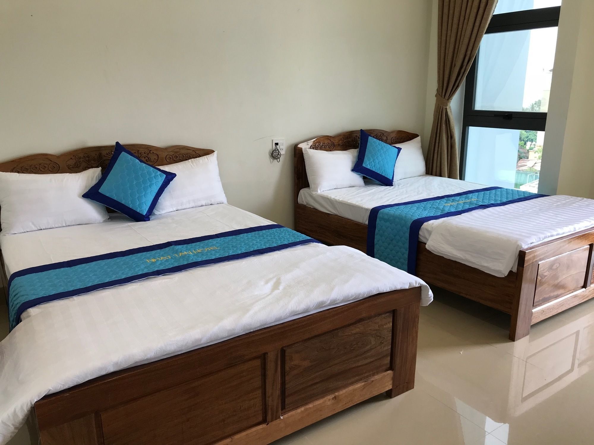 Nhat Tan Hotel Куїнон Екстер'єр фото
