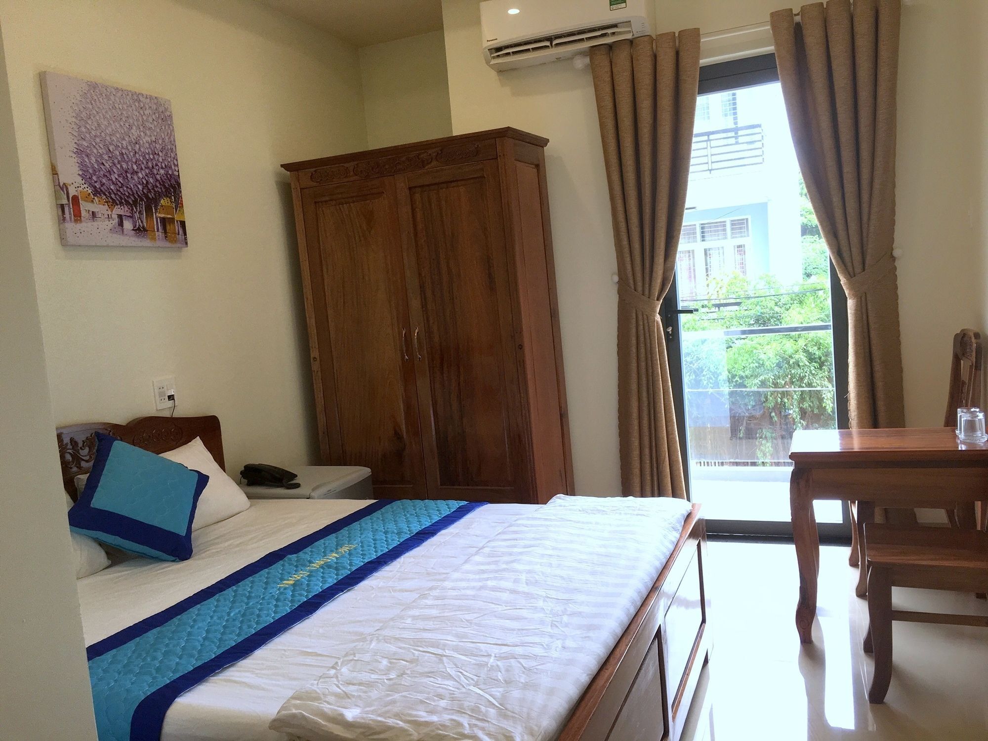 Nhat Tan Hotel Куїнон Екстер'єр фото
