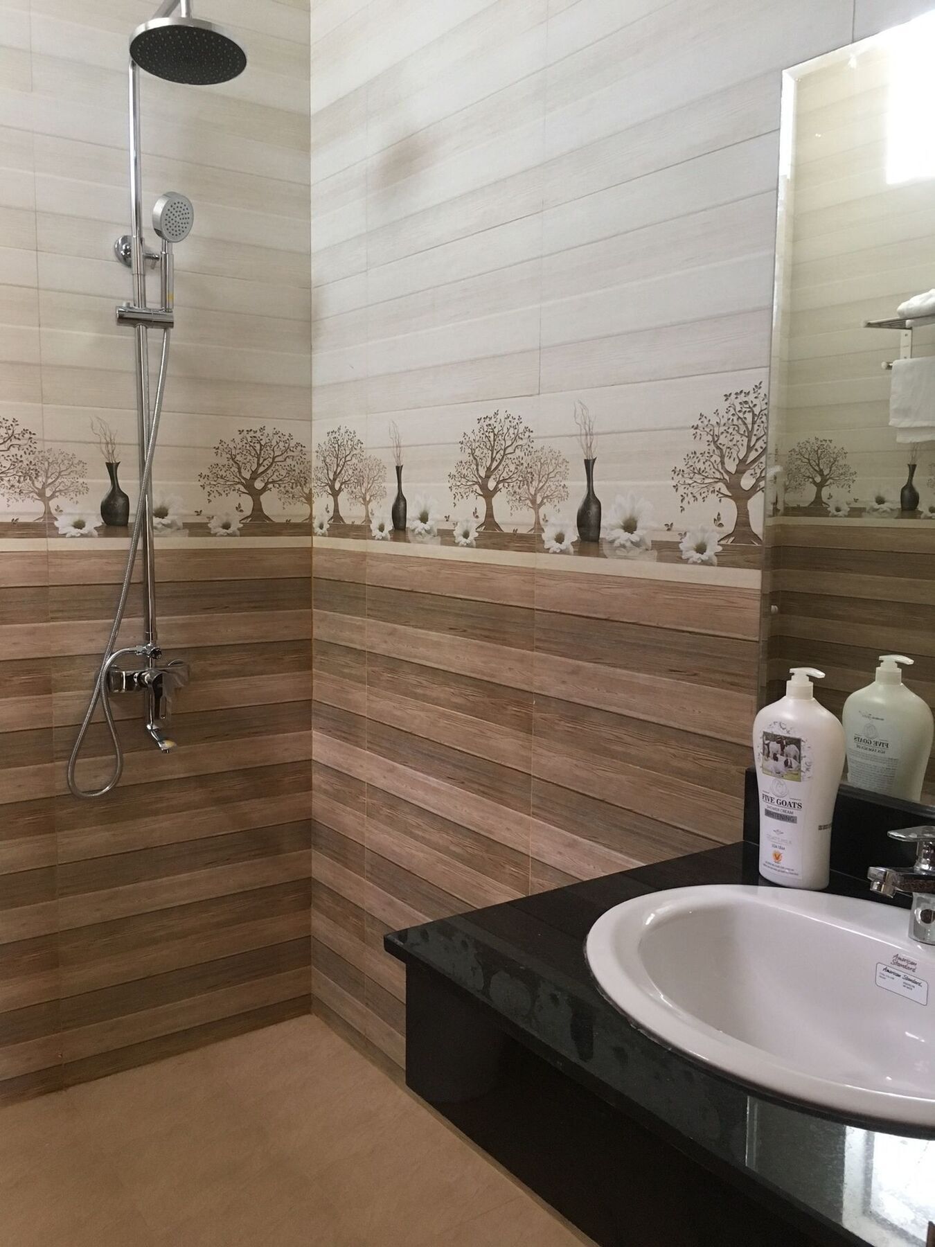 Nhat Tan Hotel Куїнон Екстер'єр фото